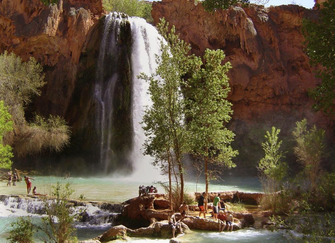 grand-canyon’s-havasu-falls-will-host-tourists-again,-starting-in-february