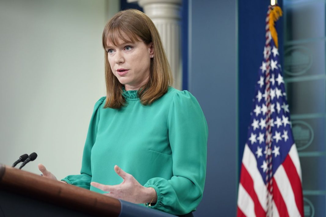 white-house-communications-director-to-resign-as-staff-shake-up-widens