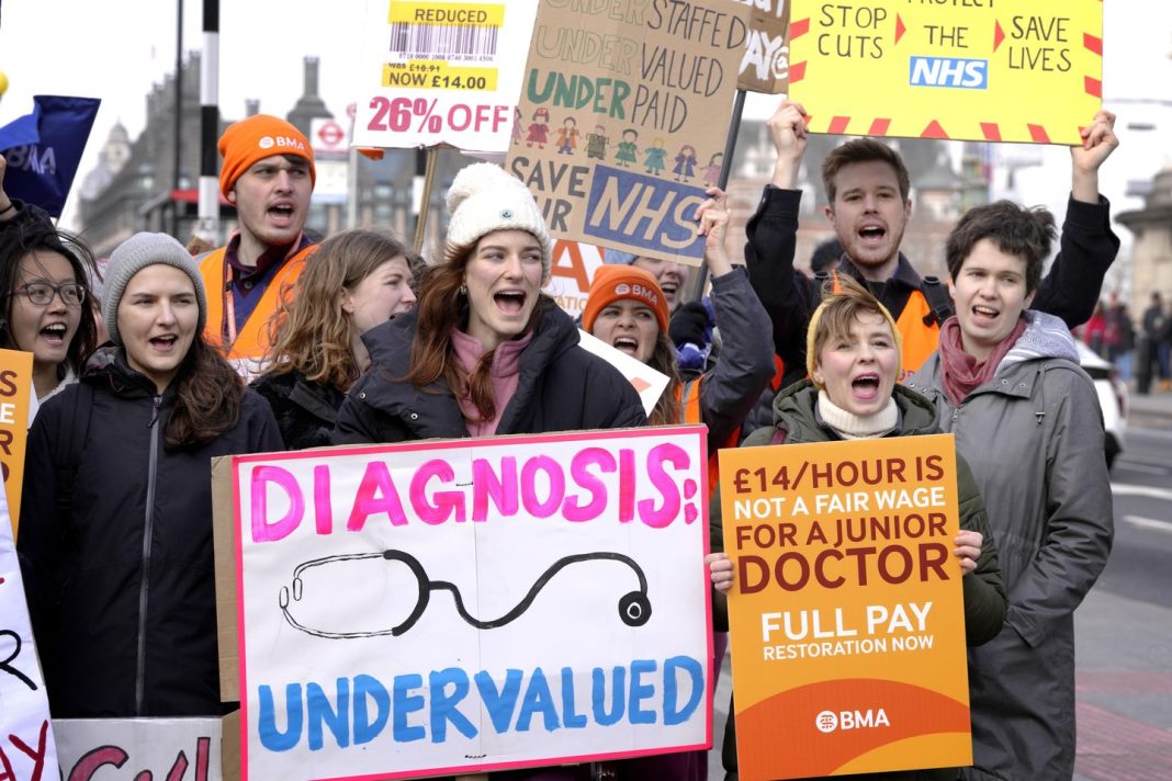 uk:-tens-of-thousands-of-doctors-kick-off-3-day-strike
