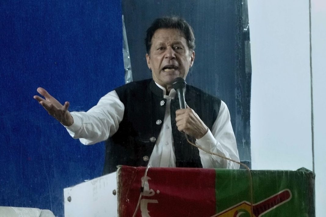 pakistani-ex-pm-khan-sets-out-economic-rescue-plan-at-rally