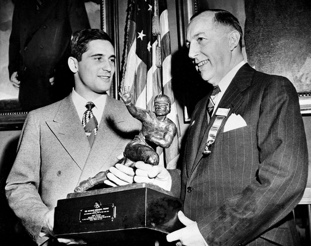 johnny-lujack,-1947-heisman-winner-who-led-notre-dame-to-3-national-titles,-dies-at-the-age-of-98