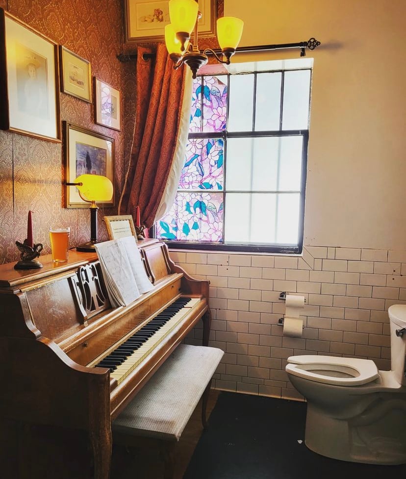 instagram’s-bathroom-expert-breaks-down-dc’s-most-unusual-restrooms